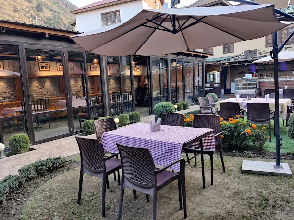 Lhasa restaurant, Srinagar